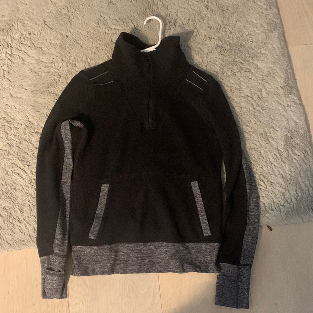 Black ivivva half zip